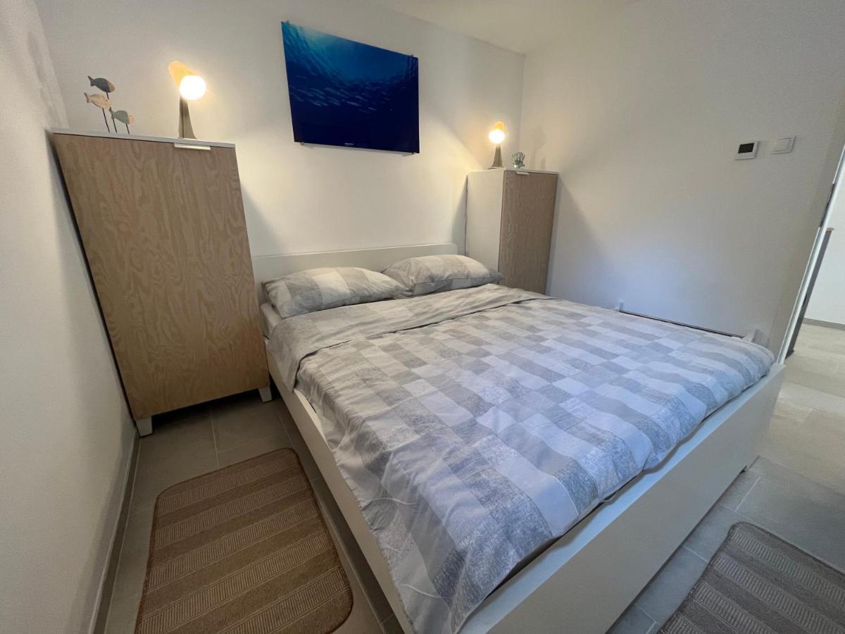 Blue Penguin Apartment Pinezici  Bagian luar foto